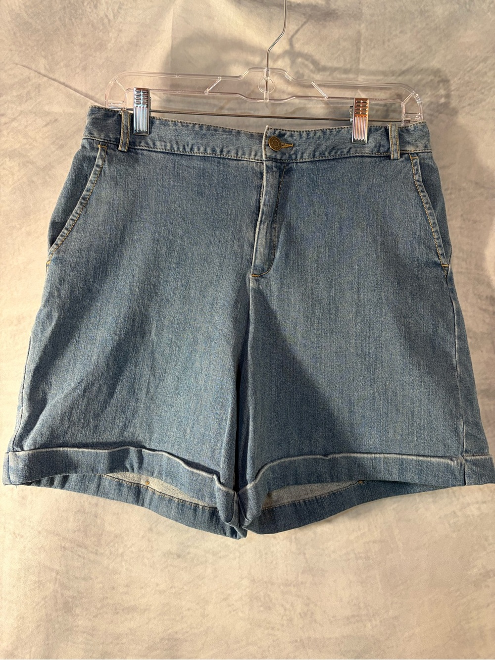 Croft & Barrow Stretch Denim Shorts Women’s Size 12 Light Wash Cuffed